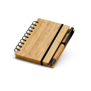 Caderno A6 espiral de capa dura em bambu, com páginas pautadas em papel 100% reciclado